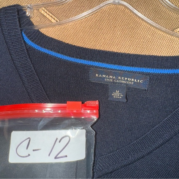 Banana Republic Mens Navy Blue Silk Cashmere V-Neck Sweater Size M - Picture 10 of 15